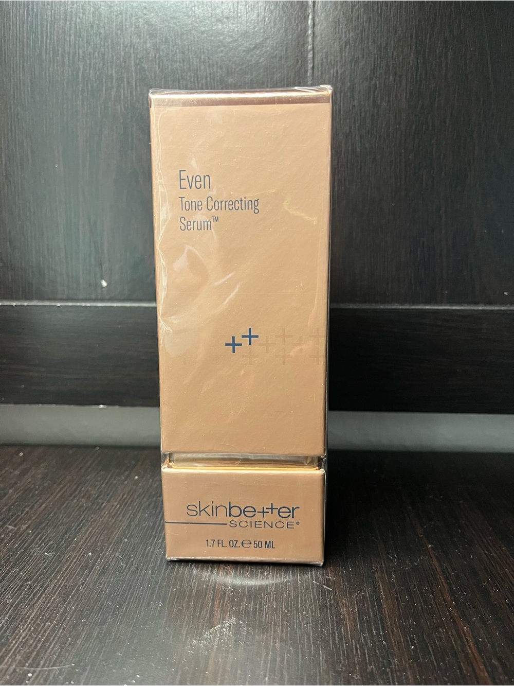 Even tone correcting serum